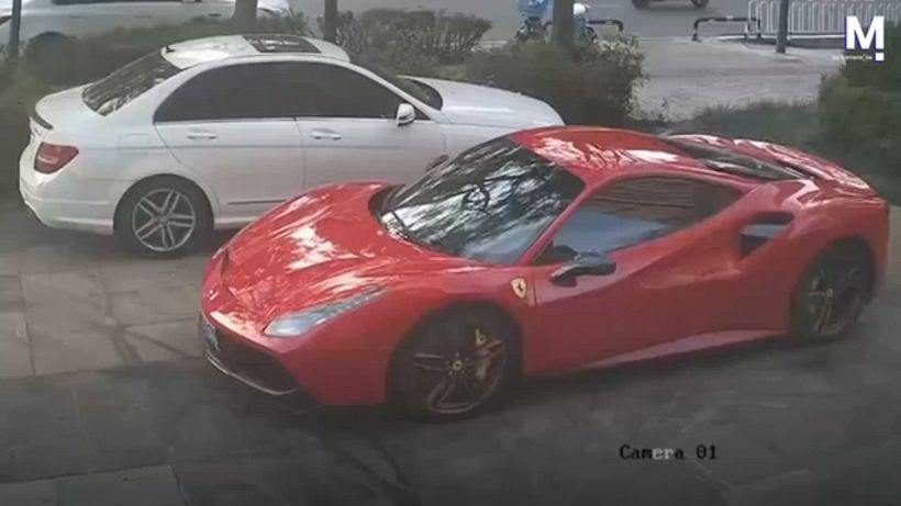 Cosa succede quando lasci parcheggiata la Ferrari nel posto sbagliato