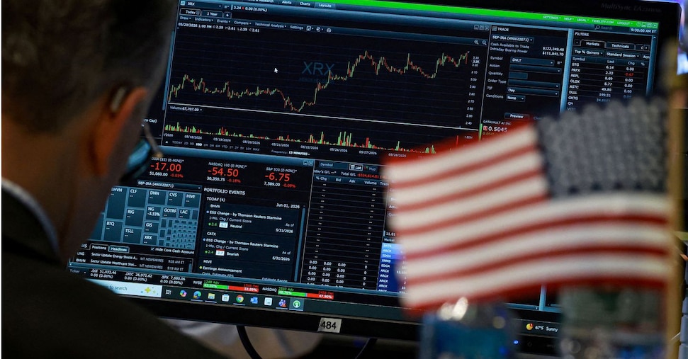 Stock markets are buoyant, with Milan climbing back above 52,000 points. US employment figures rise less than expected