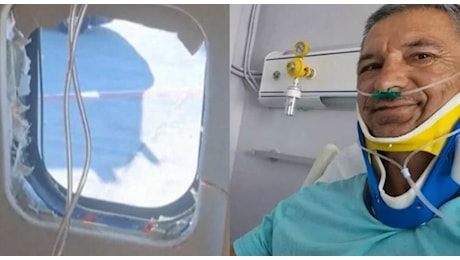 L'incubo sul volo Ryanair: il finestrino si apre in quota, un uomo risucchiato parzialmente fuori dal Boeing