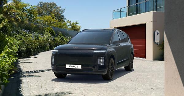 Hyundai aggiorna Ioniq 9, arriva il nuovo allestimento Calligraphy Black Ink