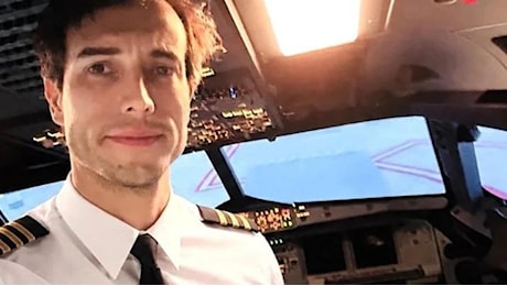 Istruttore di volo si lancia dal Cessna in volo, allieva di 22 anni atterra da sola: «Sai cosa devi fare»
