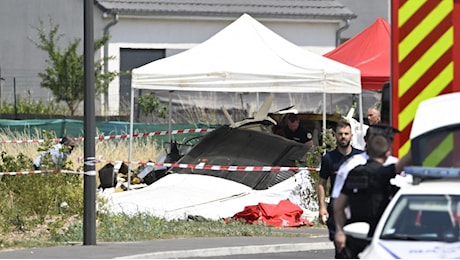 Tragedia in Francia: aereo da turismo precipita a Tomblaine, 11 vittime