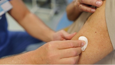 Sanità, il “caso” Bolzano fanalino di coda nella prevenzione. Asl: “Colpa dei no vax”
