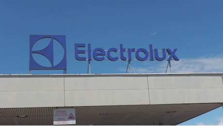 Electrolux, l’altra battaglia è sul caldo: “Si rischia la vita in fabbrica”