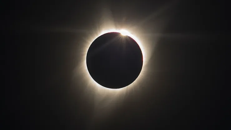 L’eclissi solare del 12 agosto e la magia del Sole morsicato: dove sarà visibile - iodonna.it