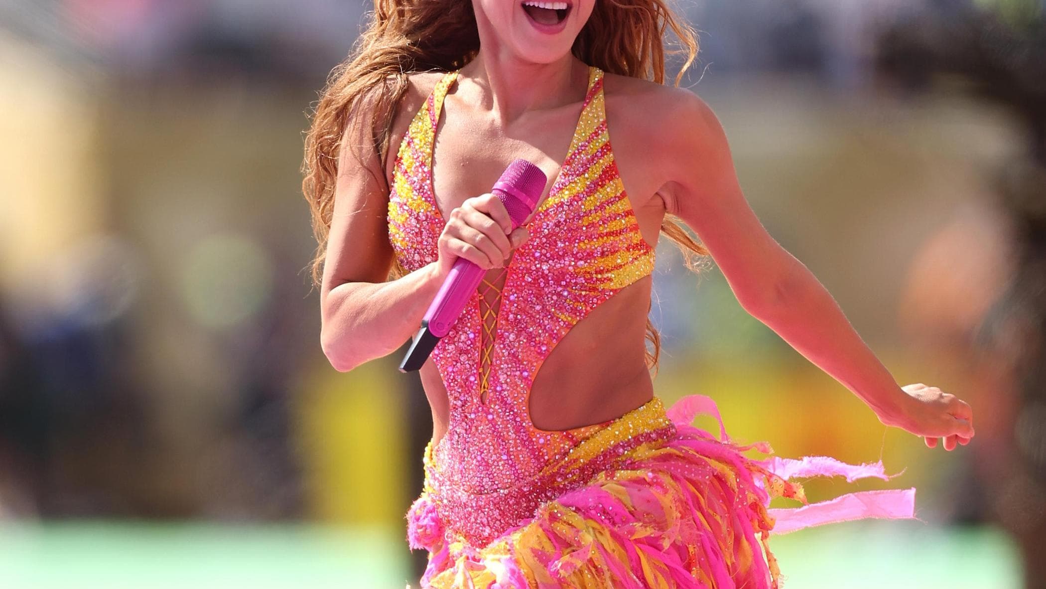 Mondiali 2026, Shakira sul palco anche questa volta a piedi nudi