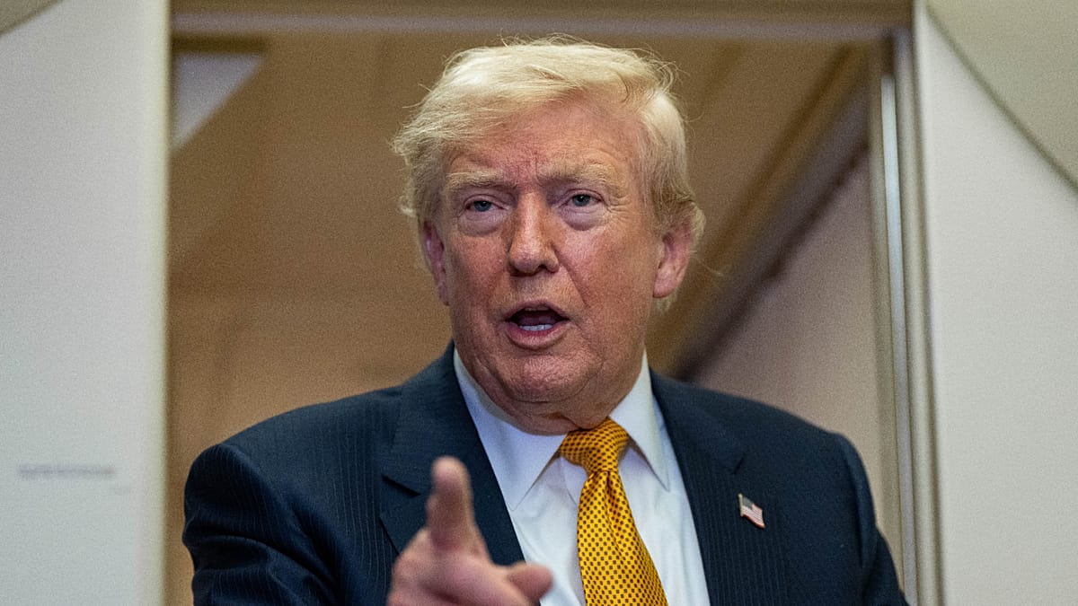 Presunte minacce di morte da Teheran, Trump: pronti mille missili puntati contro l'Iran