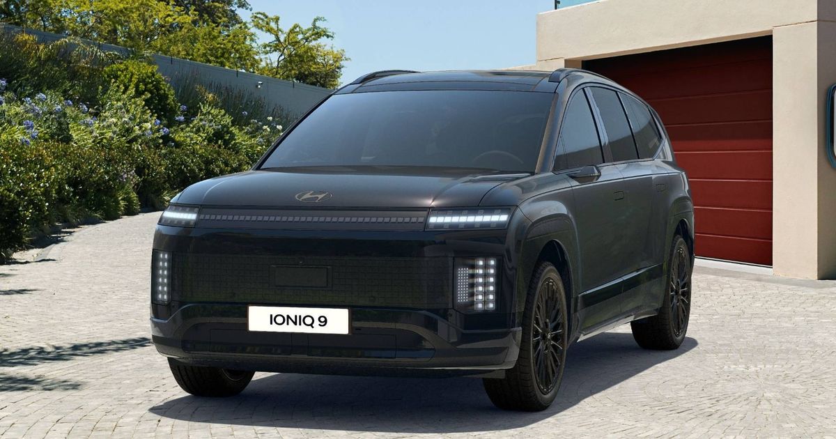 Hyundai IONIQ 9 MY 2027: l'ammiraglia elettrica si evolve tra lusso, tecnologia e la nuova veste Black Ink