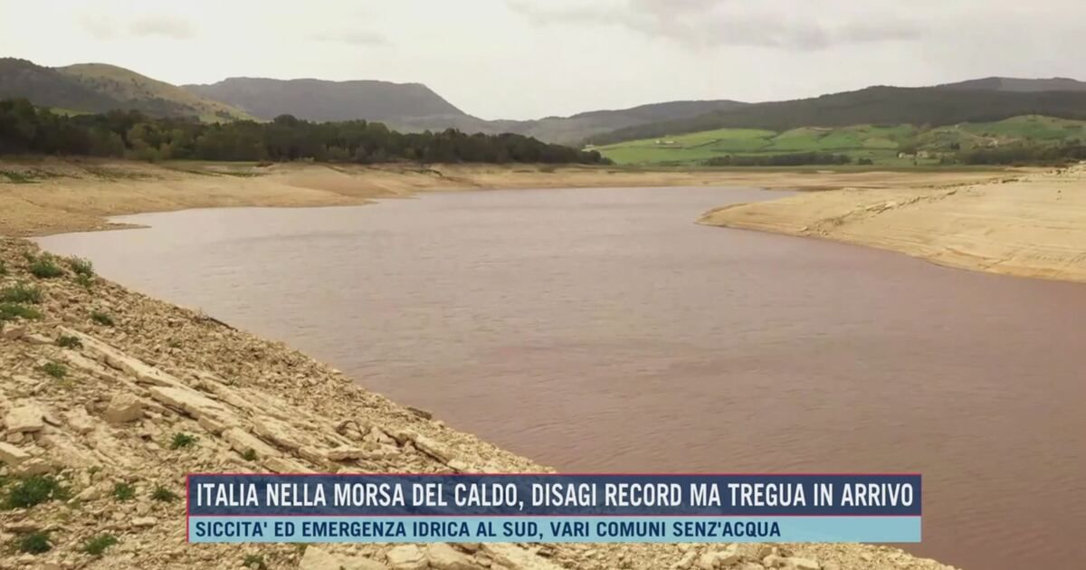 Morning news: Italia nella morsa del caldo, disagi record ma tregua in arrivo Video