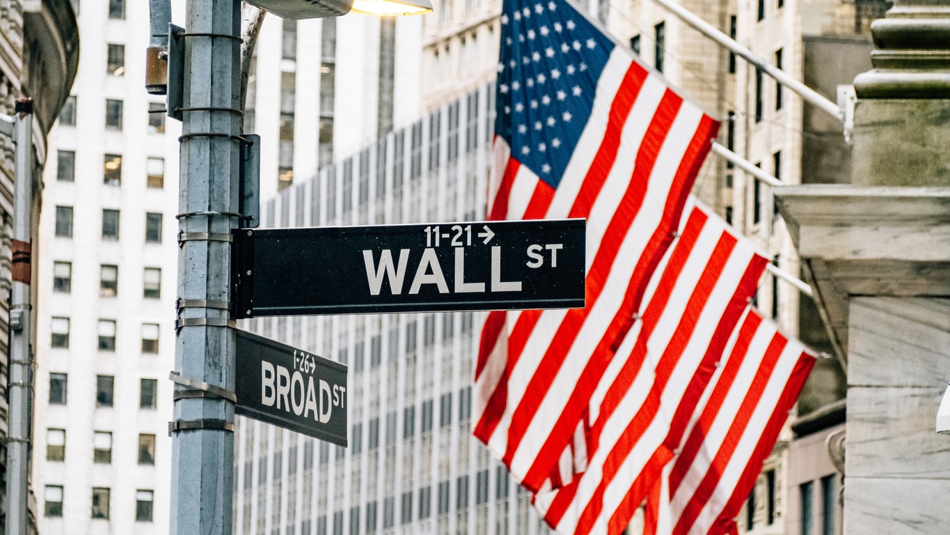 Wall Street in calo: Dow Jones cede l’1,24%, Nasdaq apre a -1,79%