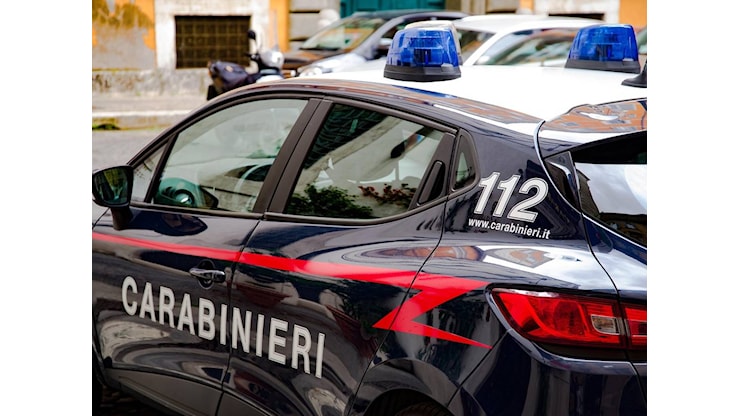 Bottiglie incendiarie contro la casa di Adriano Cappellari: chi è il giornalista minacciato - il Giornale