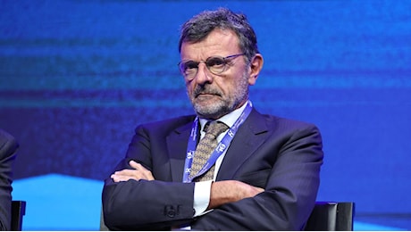Paolo Molesini, l'ex presidente di Fideuram truffato con WhatsApp e voci clonate dall'intelligenza artificiale