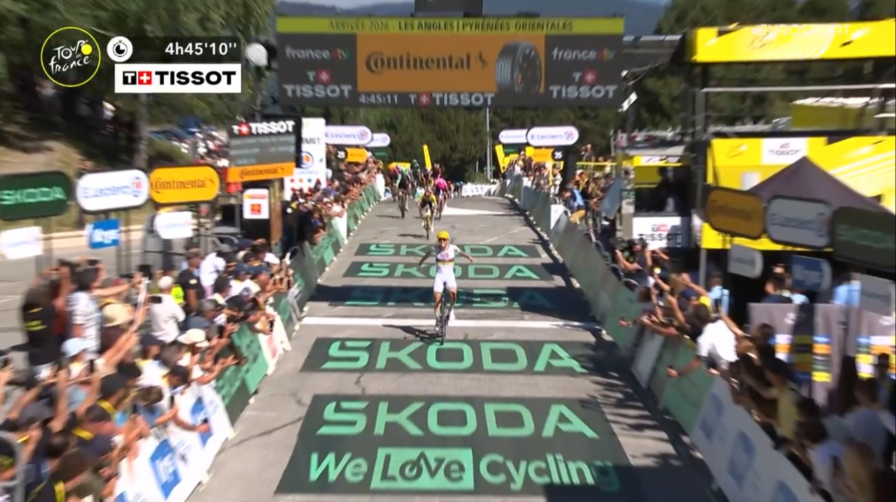 Tour de France 2026, Tadej Pogačar si prende tappa e Maglia Gialla a Les Angles, battuto Jonas Vingegaard