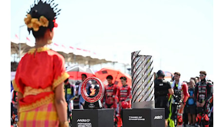 MotoGP a Mandalika, la statua di Jokowi racconta il potere