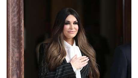 Kimberly Guilfoyle si dimette da ambasciatrice in Grecia dopo le pressioni della Casa Bianca