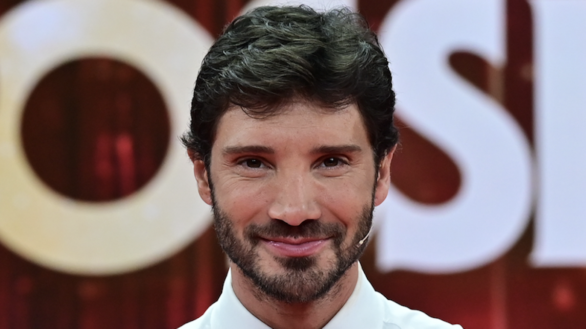 Affari Tuoi, cancellata la puntata di stasera 6 luglio tra polemiche e ascolti flop: quando torna in onda De Martino