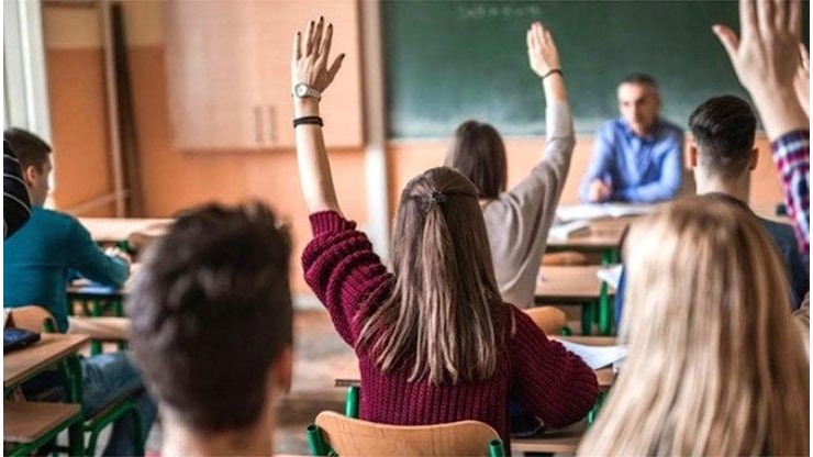 Scuola, regole fai-da-te in Puglia per il concorso Pnrr: la denuncia degli insegnanti - la Repubblica
