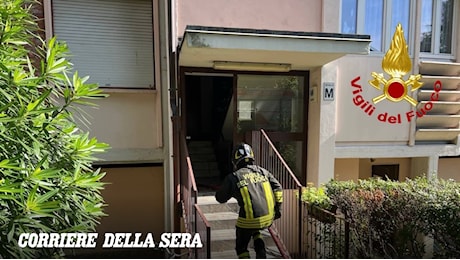 Milano, incendio in via Demonte: donna di 75 anni muore tra le fiamme del suo appartamento
