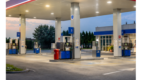 CANAVESE - Carburanti, ancora aumenti: «Un pieno costa 9,25 euro in più per la benzina e oltre 11 euro in più per il gasolio»