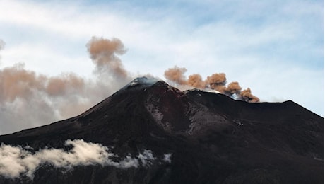 Etna, Catania senza voli per il terzo giorno: aeroporto fermo fino a mezzanotte