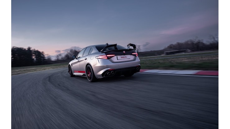 Alfa Romeo Giulia Quadrifoglio Luna Rossa, ultimati i test a Balocco - Autoblog