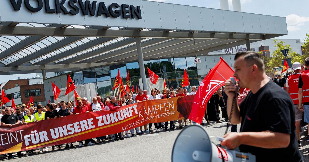 Volkswagen, l'ad ammette: sono 100 mila i posti di lavoro da tagliare