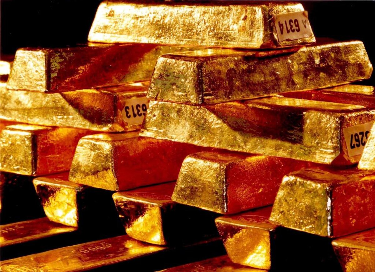 Oro, rimbalzo sotto i 4.000 dollari: cosa segnala ai mercati