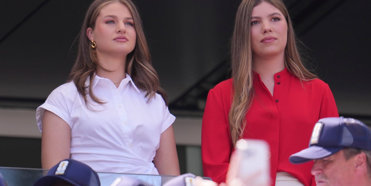 Il tifo di Leonor e Sofía principesse di Spagna alla finale dei Mondiali