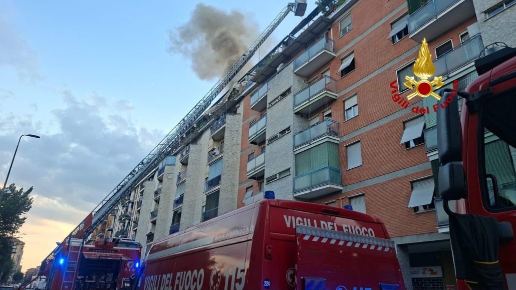 RAINEWS * CRONACA: «MILANO: INCENDIO IN APPARTAMENTO, ESTRATTI I CORPI DI UN UOMO E UNA DONNA»