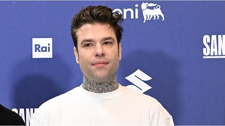Fedez sparisce dai social, ma spunta il motivo: Nato il figlio con Giulia Honegger, l'indizio social e come si chiama - Libero