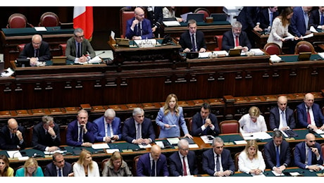 Consiglio Ue, Meloni alla Camera: Serve una figura autorevole per negoziare sull'Ucraina. Al vertice Nato arriviamo con il 2,8% del pil investito in difesa e sicurezza