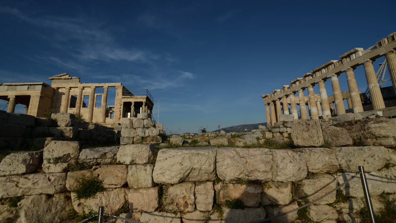 Due turisti sono stati accoltellati vicino all'acropoli di Atene