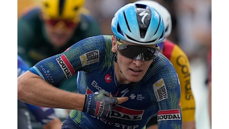 Merlier incanta ancora: tripletta al Tour de France 2026, caduta e ritiro per Gaviria