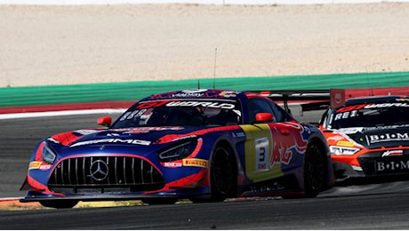 Verstappen sfida Valentino Rossi in GT3: incidente e qualifiche a Portimao