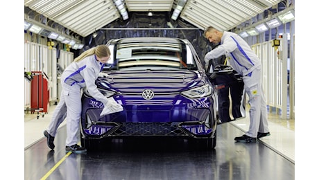 Volkswagen, il piano “Group Target Picture” di Oliver Blume: 100mila esuberi e quattro stabilimenti a rischio chiusura